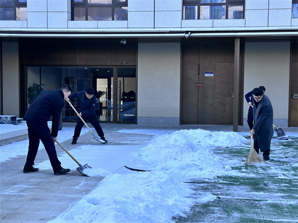 1767578080999338ER2G.jpg 掃雪照片.jpg